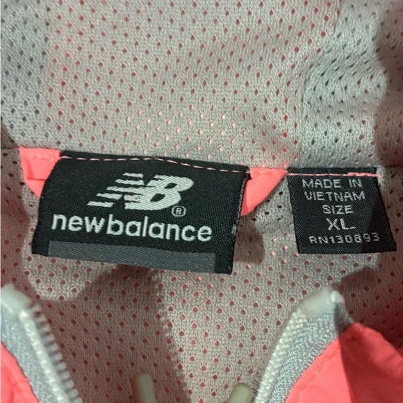 New Balance Neon Pink Women’s Windbreaker – Size XL - Picture 6 of 9